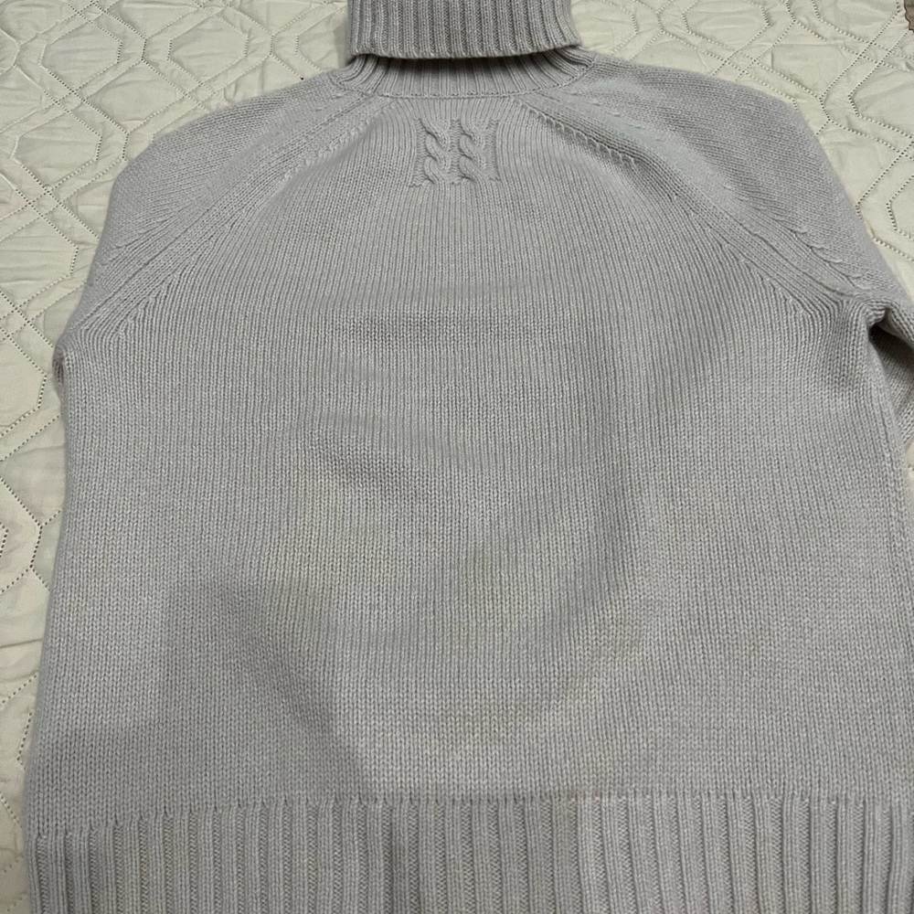 Nili Lotan turtleneck sweater. Brand new, without tags. Size M. Light gray.